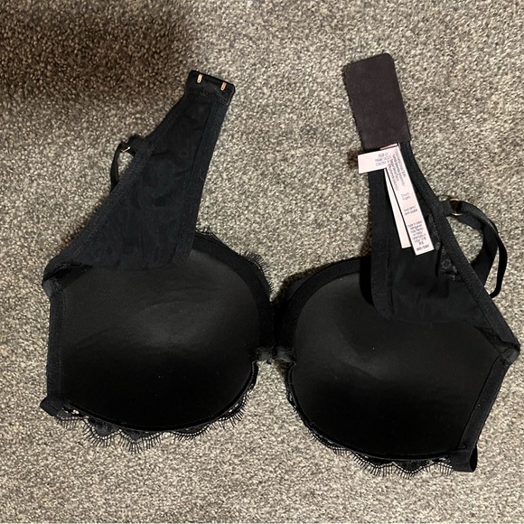 Victoria’s Secret bra, last chance, going to Goodwill - Picture 3 of 4